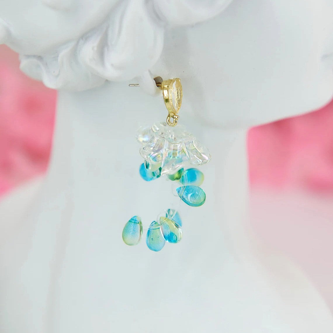 "Brume" earrings: Light 6.5 cm dangles with acrylic beads and clear zircons, capturing the airy elegance of morning dew.