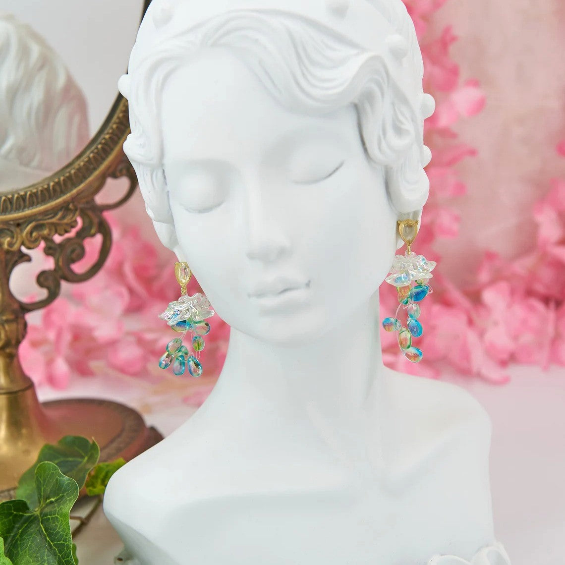 "Brume" earrings: Light 6.5 cm dangles with acrylic beads and clear zircons, capturing the airy elegance of morning dew.