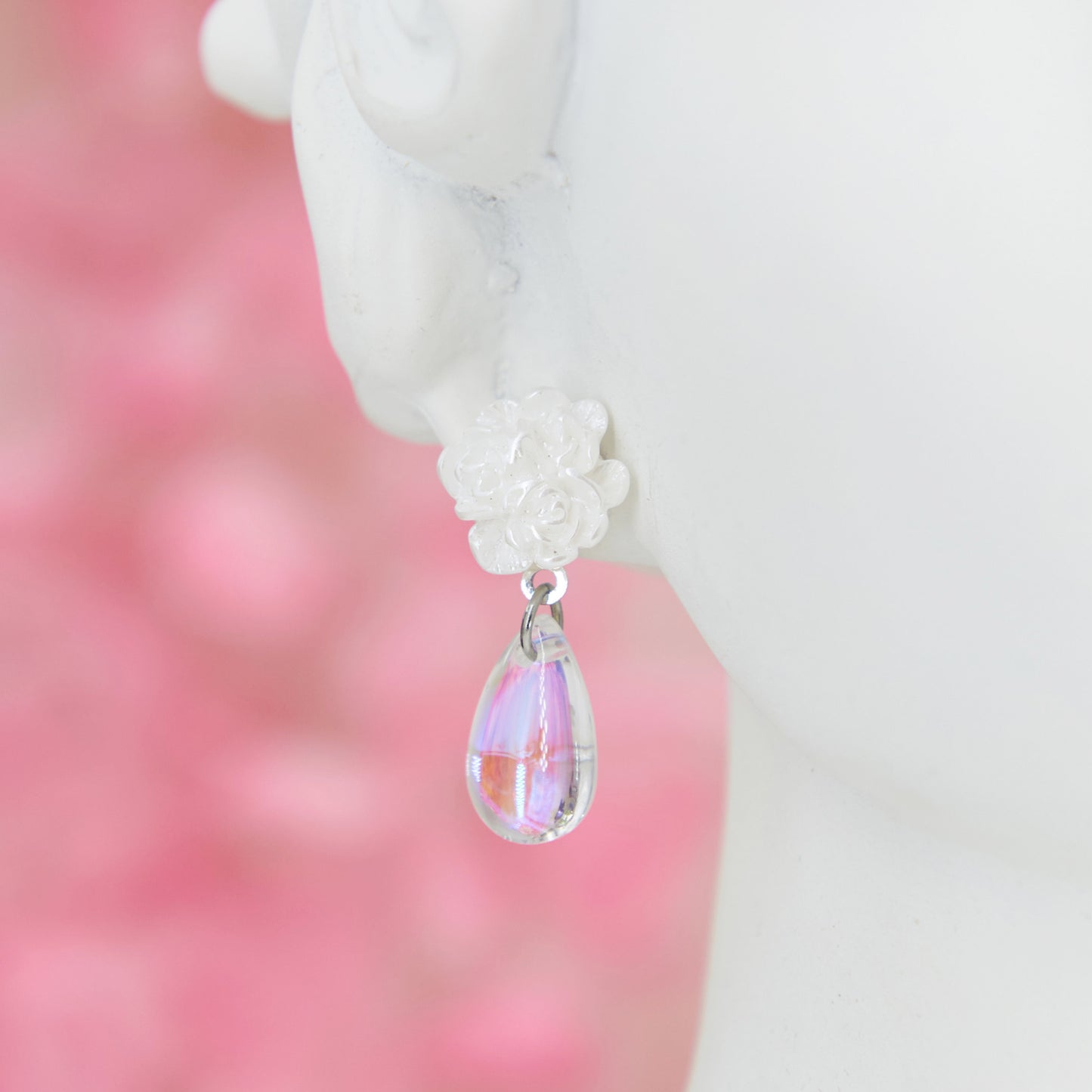 Delicate "Morning Dew" earrings with teardrop acrylic pendants, offering a romantic, lightweight touch of grace—perfect for weddings or any elegant occasion.