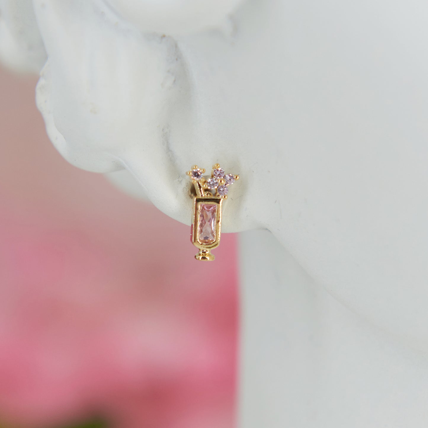 Mini sangria cocktail earrings, 1 cm. Minimalist design with cubic zirconia and metal alloy for a fresh, elegant summer look. Perfect for your holiday style.