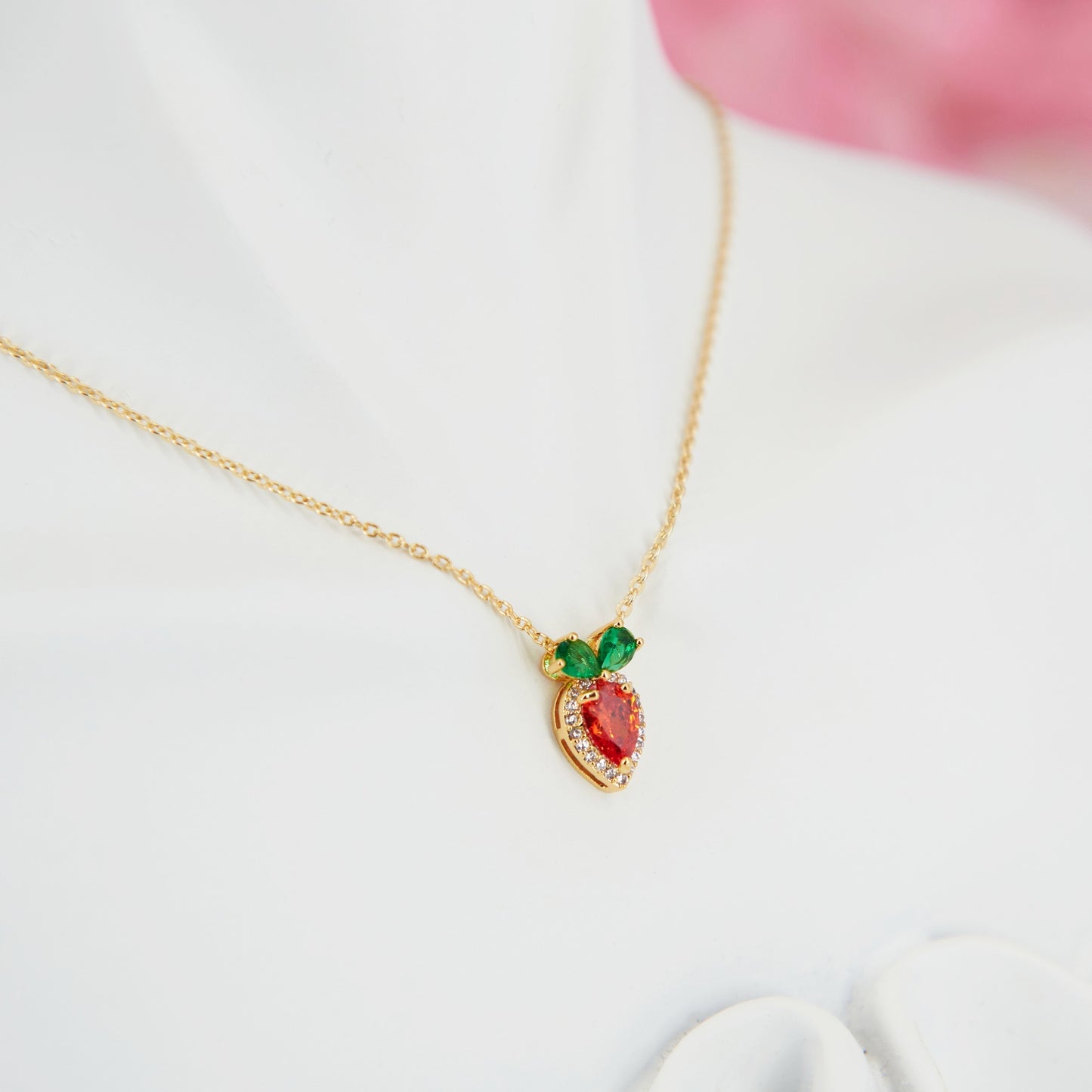 Ichigo pendant necklace