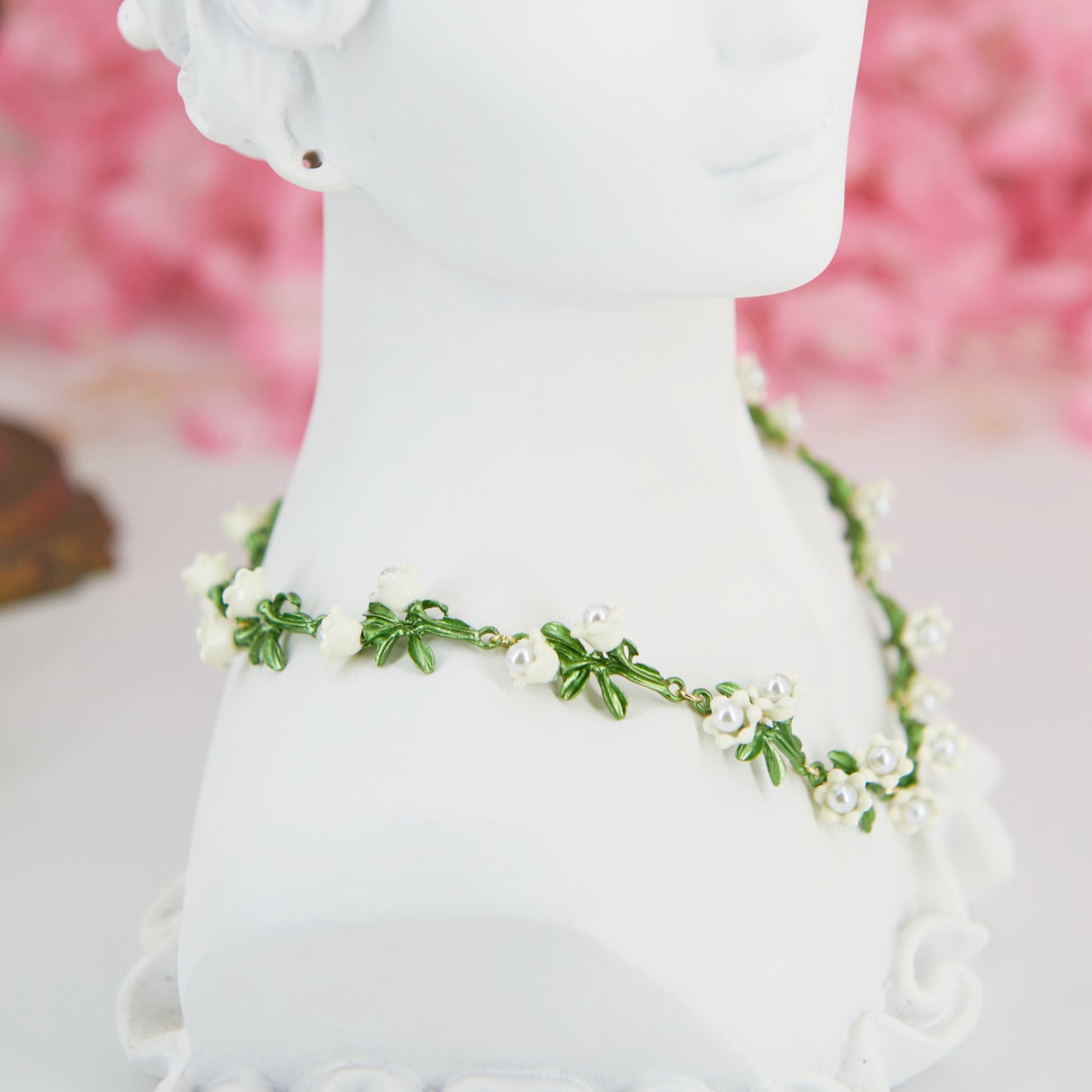 Lily Flower choker